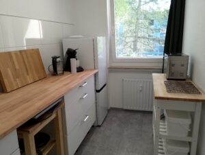 Blick auf beide Seiten der Küche