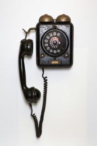Altes Wandtelefon